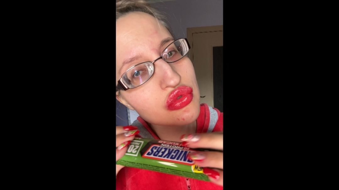 Giantess Big Lips Big EyeGlasses ASMREating Snickers Protein