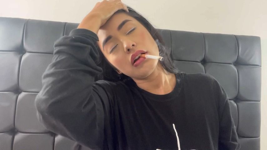specialist fetish smoking slut