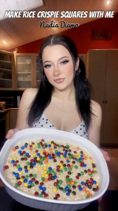 Make Rice Crispie Squares With Me
