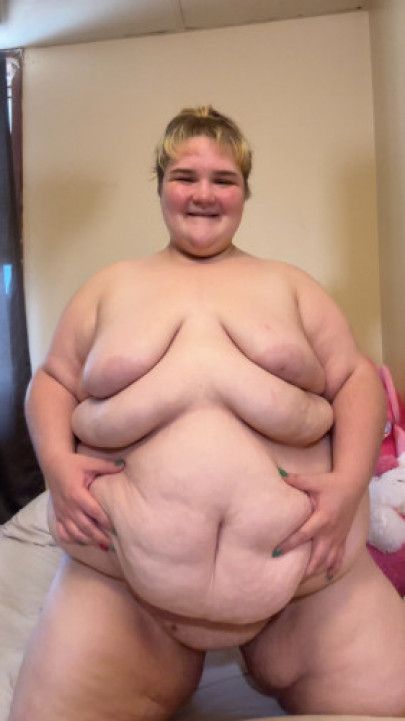 SSBBW sweaty belly flops and jiggles