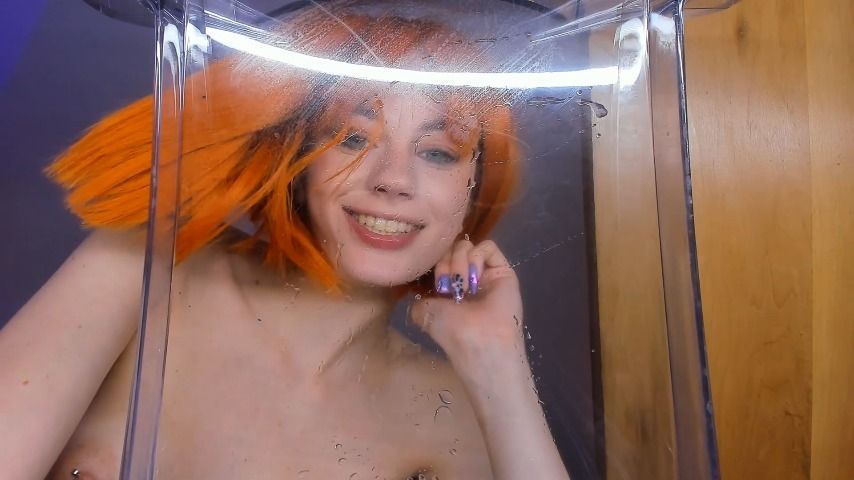 Leeloo hard squirt and lick it clean