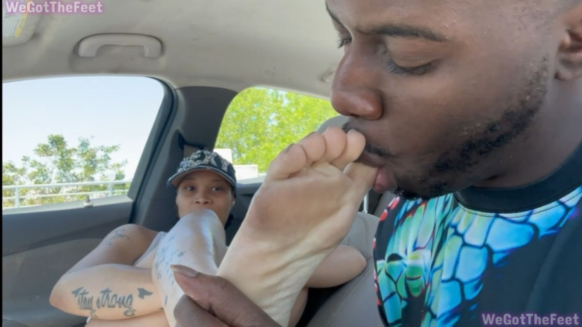 UBER MAN GETS A FOOTJOB VOL.16 FV