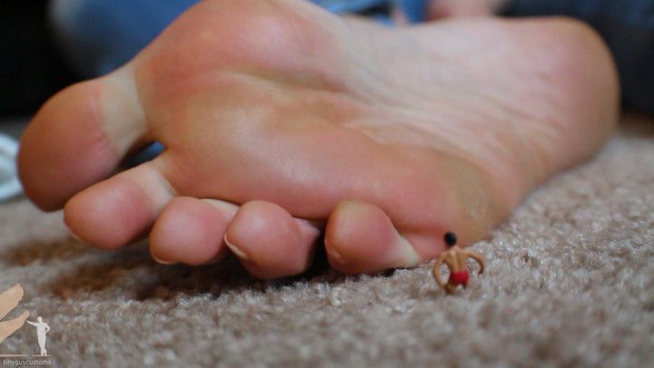 Harleen Shrunken Dirty Foot Slave