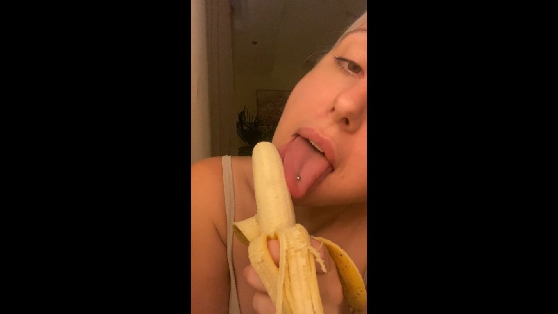 Banana blowjob