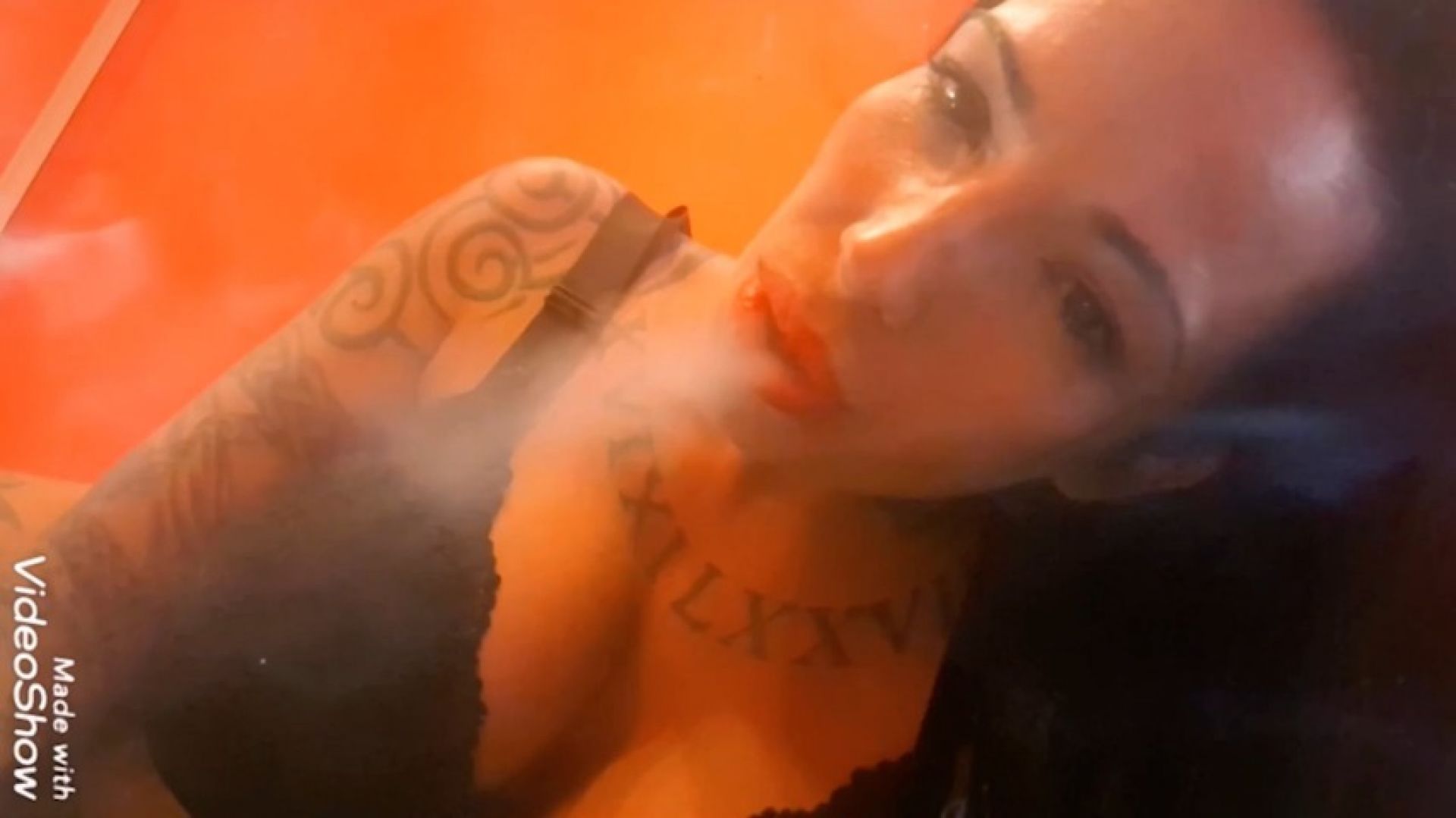 For my smoking fans! Do you want to see me smoke, honey