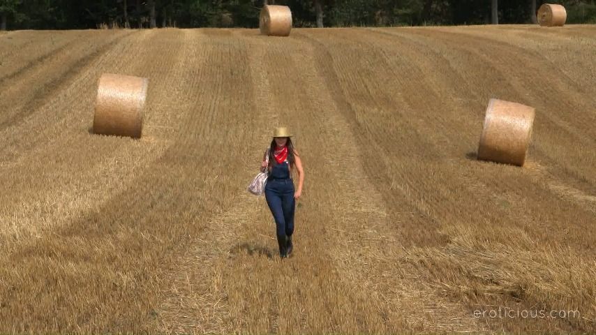 A Dreaming Country Girl