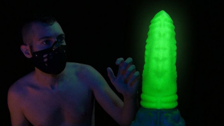 Social Distancing and Aliens