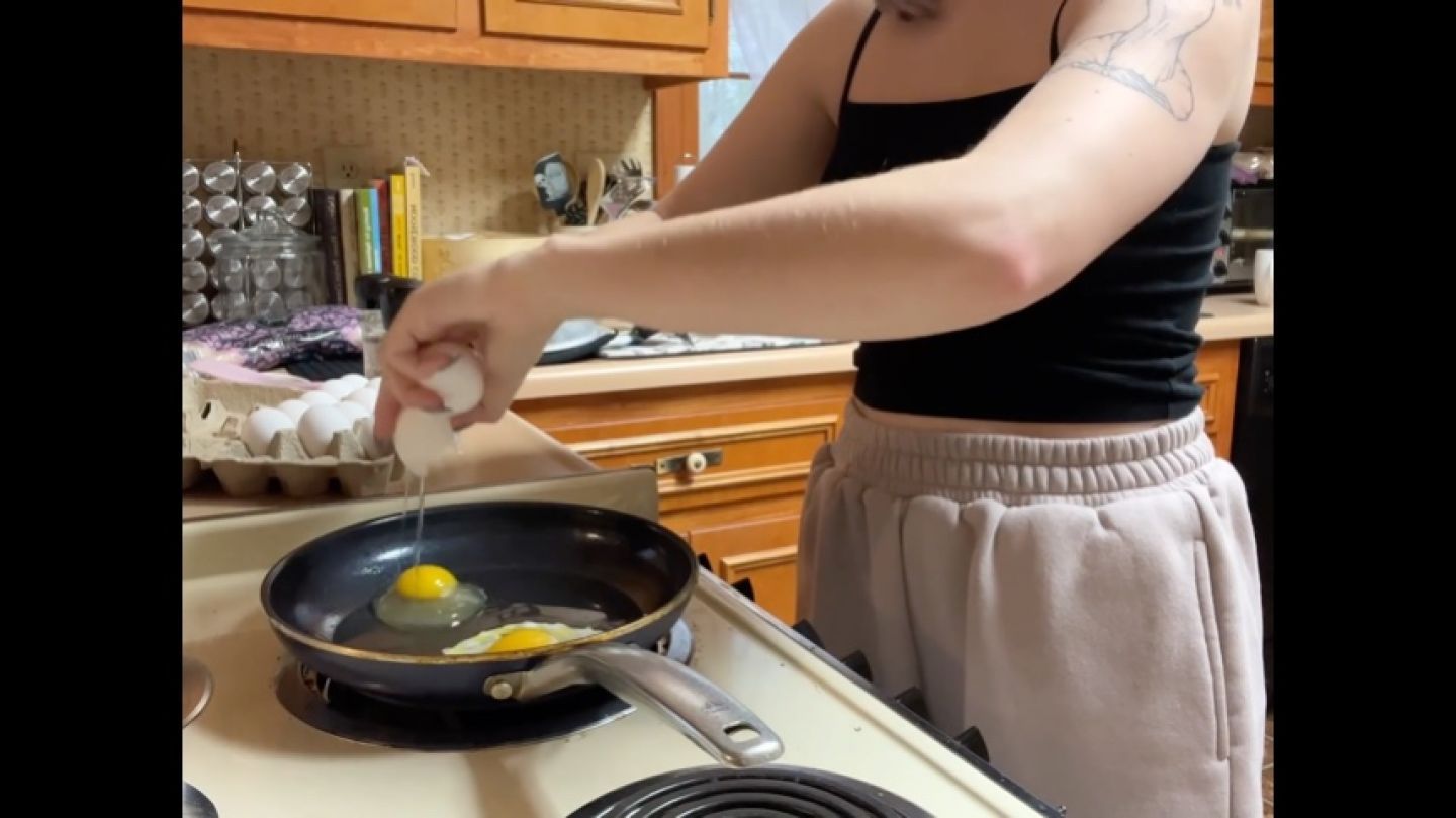 Breakfast Fart Vlog - EGG &amp; COFFEE FARTS