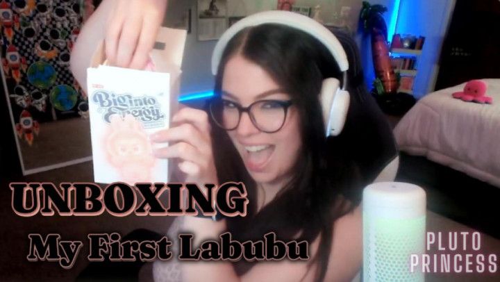 Unboxing my FIRST EVER Labubu