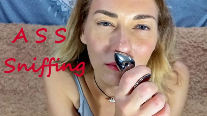 Sniffing ass custom