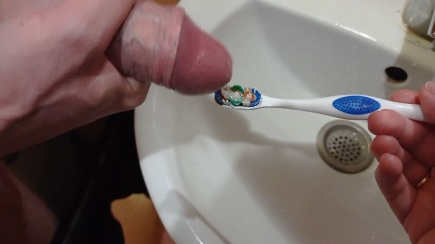 Brushing my teeth with cum
