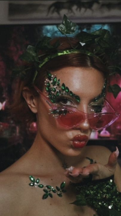 Poison Ivy wants to kiss you