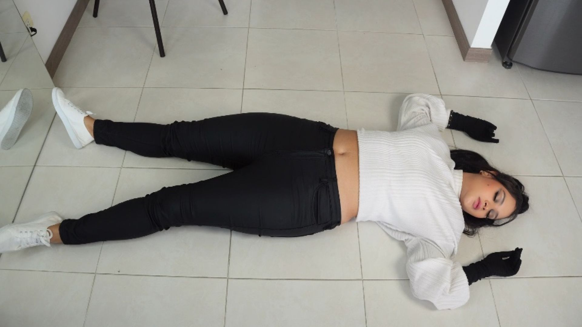 Belly button fetish