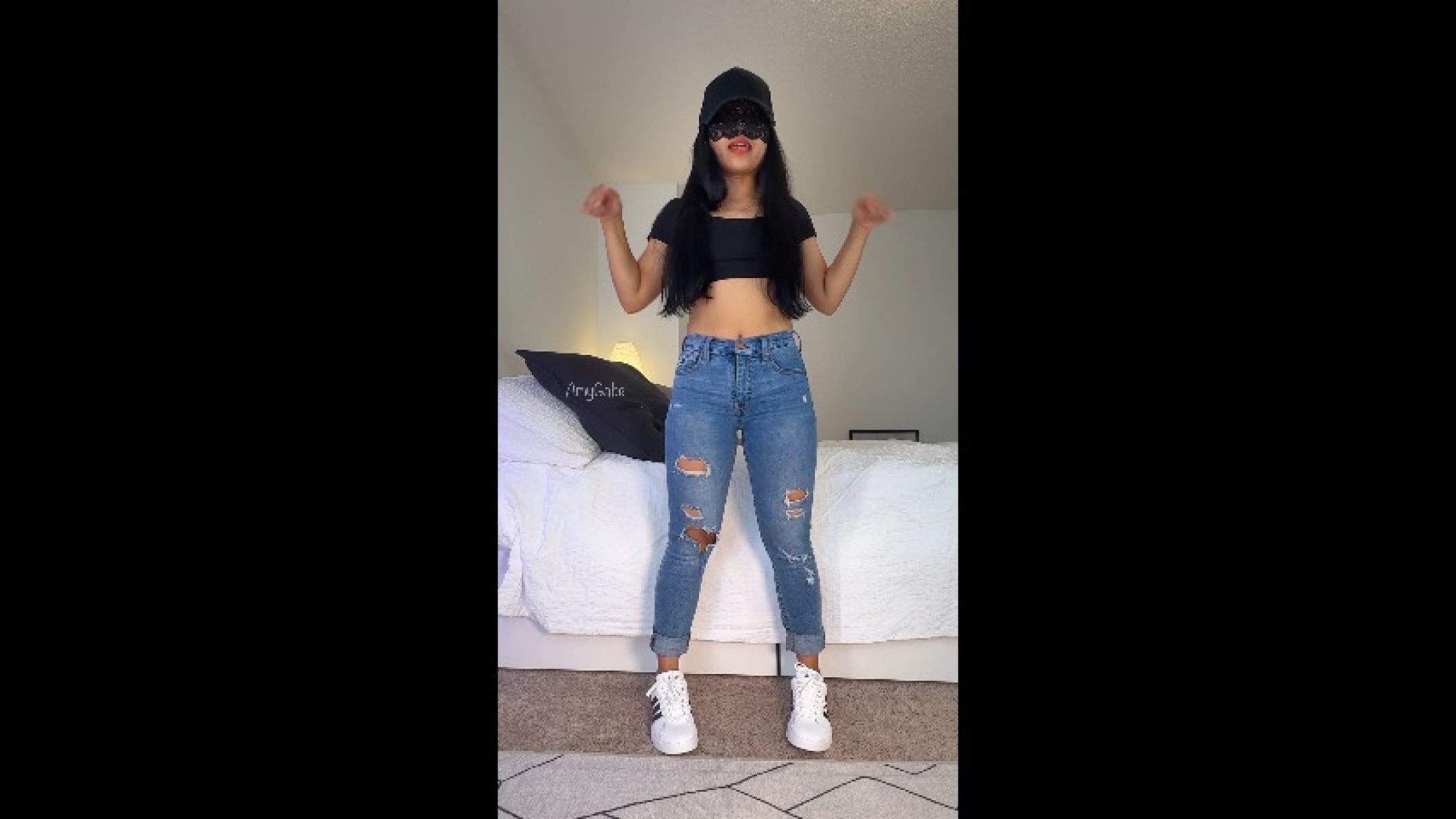 4k SFW Showing Off My Blue Jeans With Different Shoes