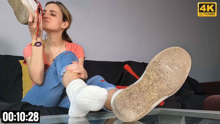 Polly Dirty Sneakers 4K