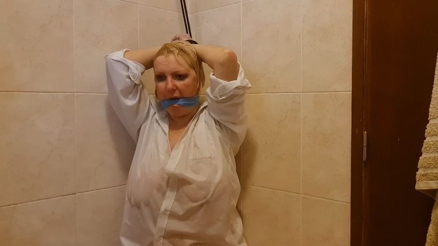 Victoria Broken by ice water