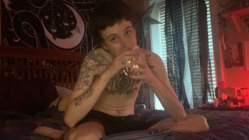 Skinny FTM Twink vs. Burrito