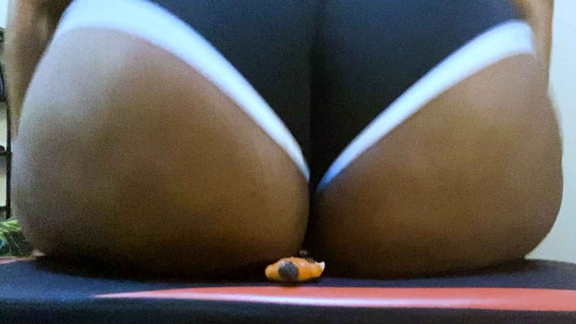 Giantess dominates teenie with her fat ass