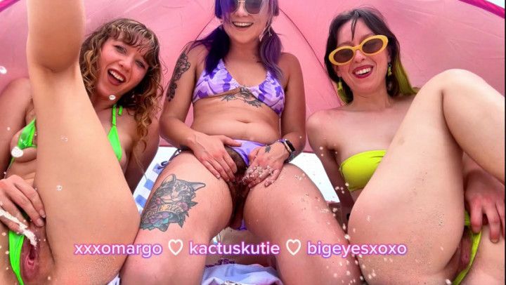 peeing at the beach with my friends