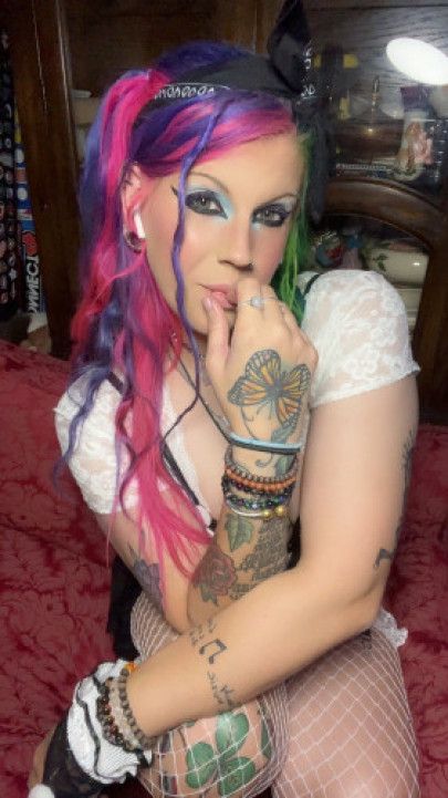 22:26:- Goth Whore Works Her Pussy and Wrecks Her Ass