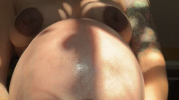 Pregnant leaking Titties