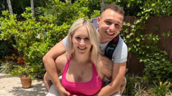 Subgirl Vs The Hott Neighbor