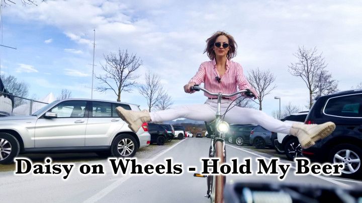 VLOG: Daisy on Wheels - Hold My ****