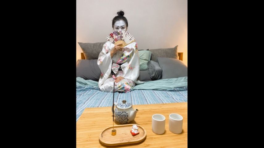 Geisha Gives NSFW Japanese Lesson