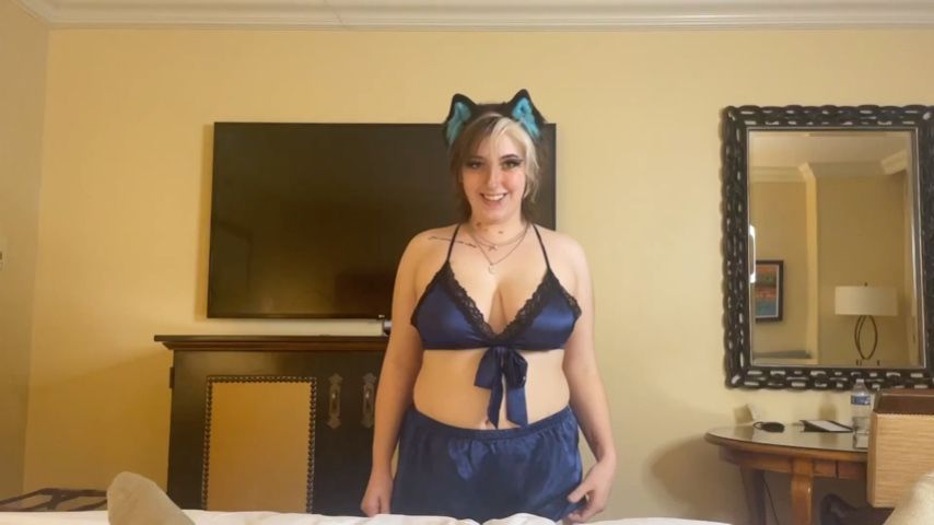 Cutie Smutty_bunny likes to play