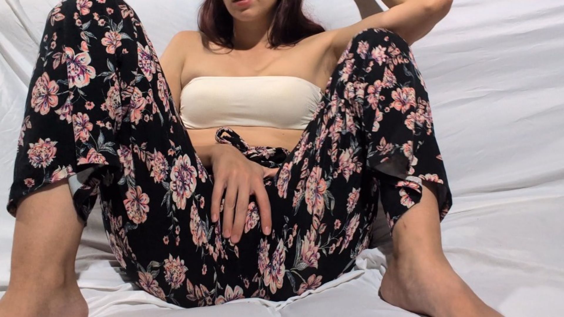 redhead squirting fingering orgasm