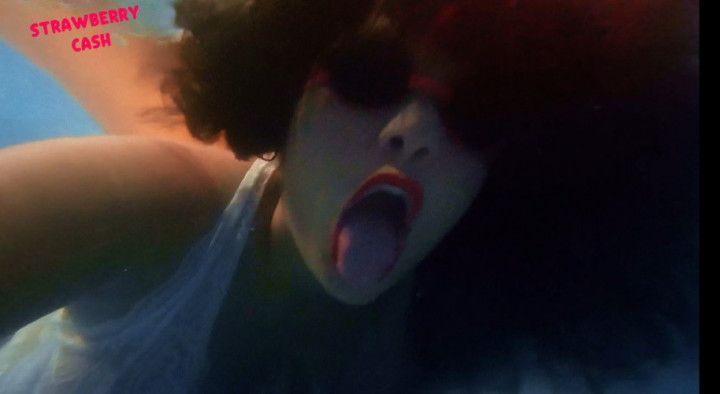 Jerk off for me underwater