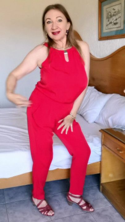 Compilation Lady In Red Dancing