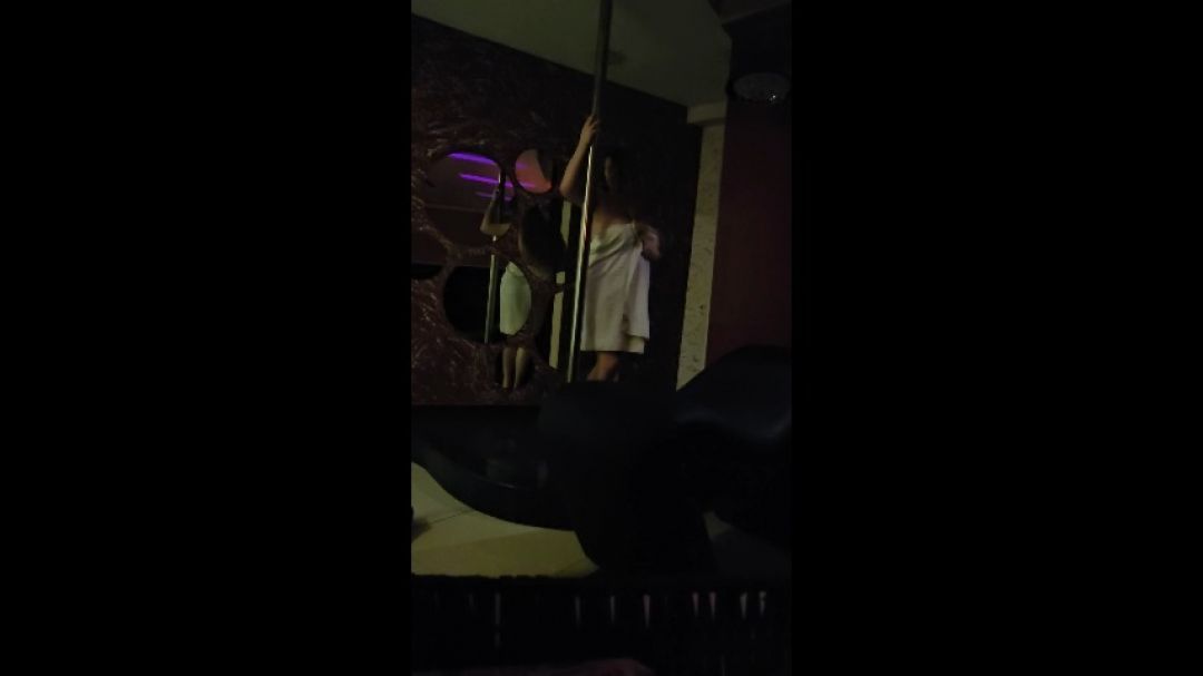 Naked BBW Blonde with Natural Huge Tits Seductive Pole Dance