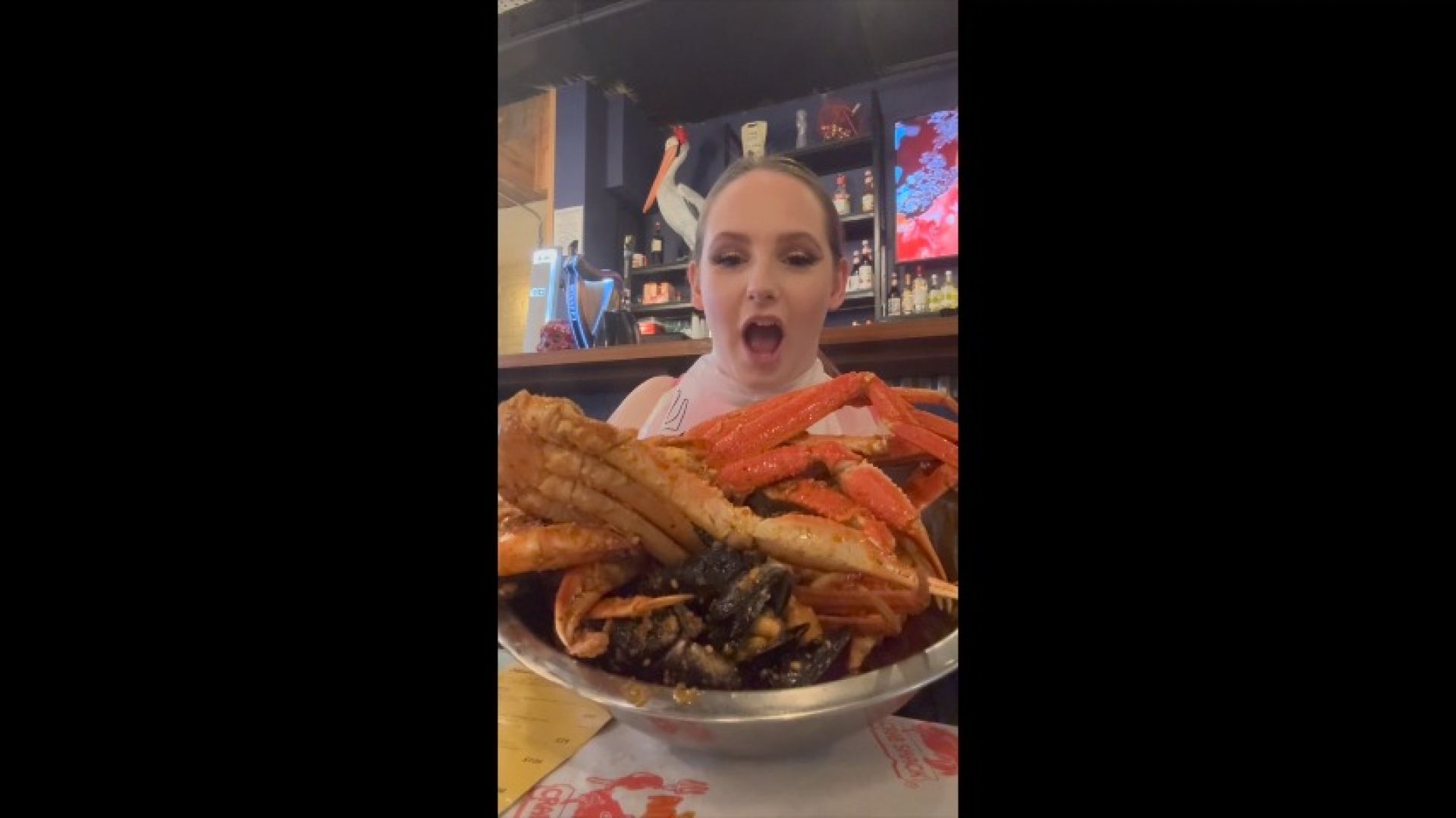 Eliza Smoke tires her first ever seafood boil