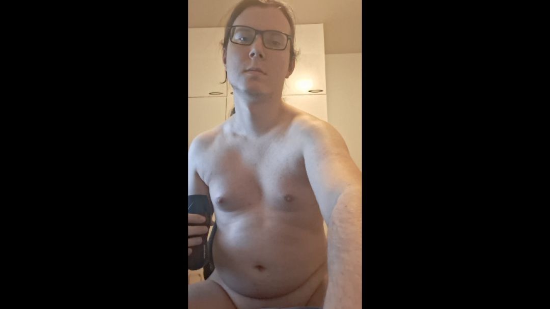 Masturbating with Satisfyer