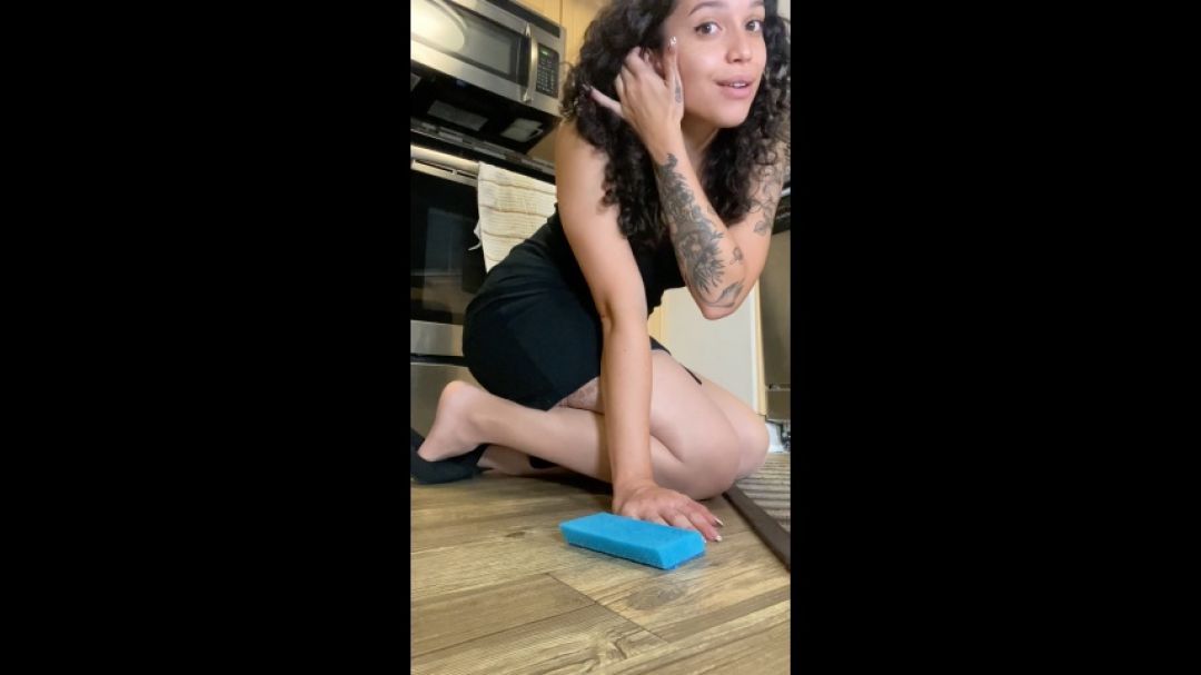 step-mom Nylon Feet JOI