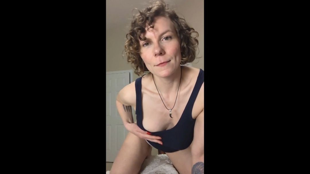 Step-Mommy's Morning Handjob POV