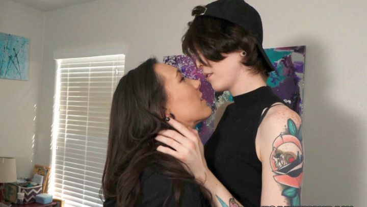 Tomboy Internet Technician Get's Awarded For a "Good Job&quot