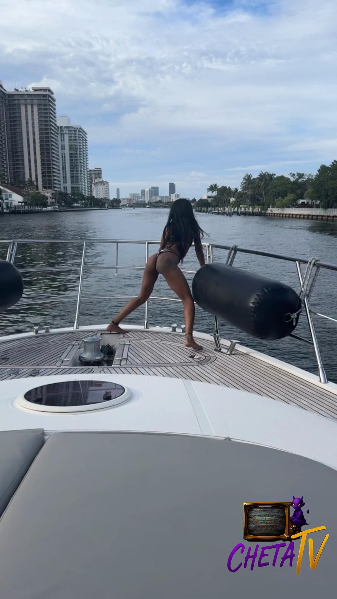 Miami Yacht w/ Bae