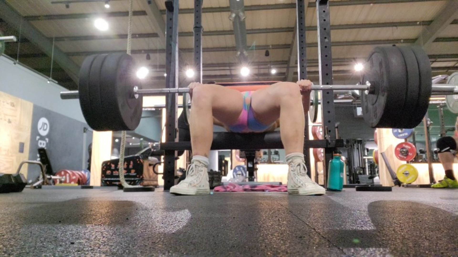 Plugged my pussy and went to the gym