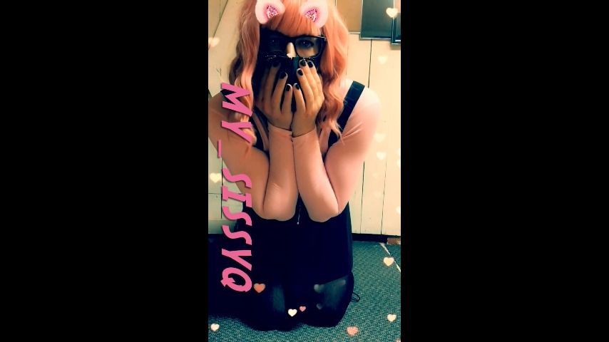 Catgirl put cum in her mouth and plug it