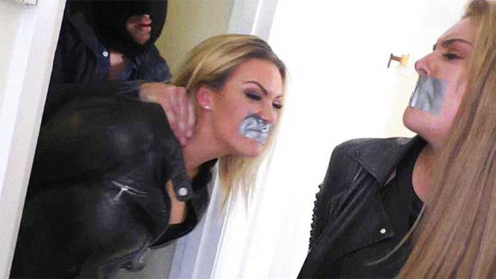 Jenna &amp; Katie in: The Fiends