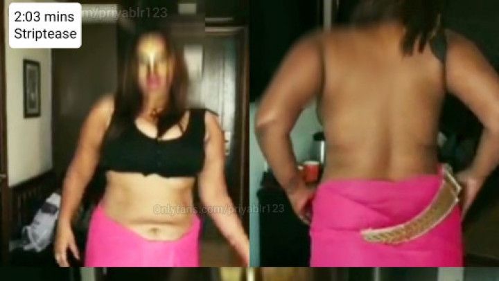 Priya Indian Slutwife doing stripping