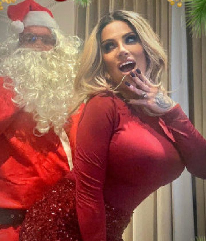 Jennifer Keelings &amp; Naughty Santa