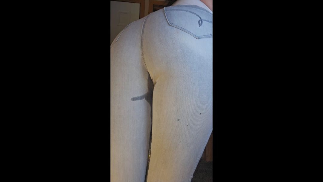 Desperately Peeing in My Tight Jeans