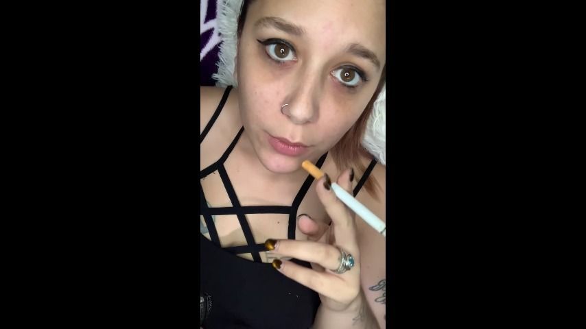 Kitty Lynn Smoking