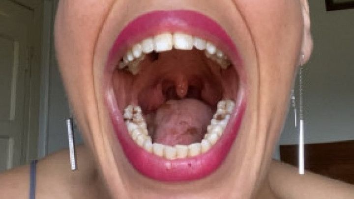 eating carbonara and cake