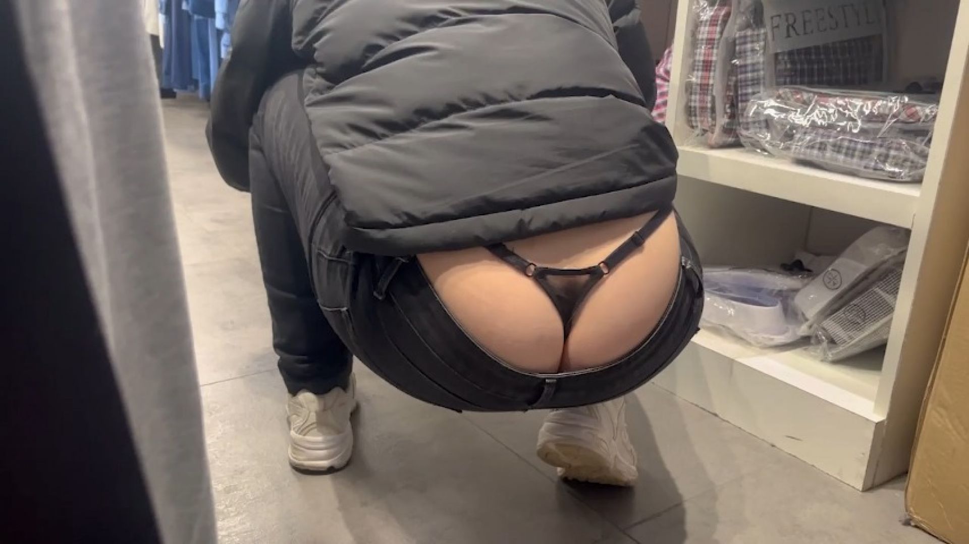 Public Buttcrack 10