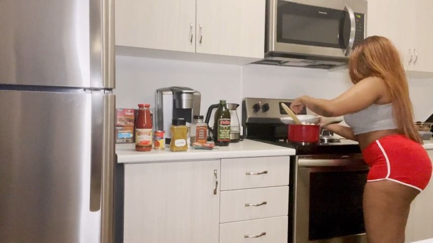 Big Booty Italian Chef Made Tomato Sauce