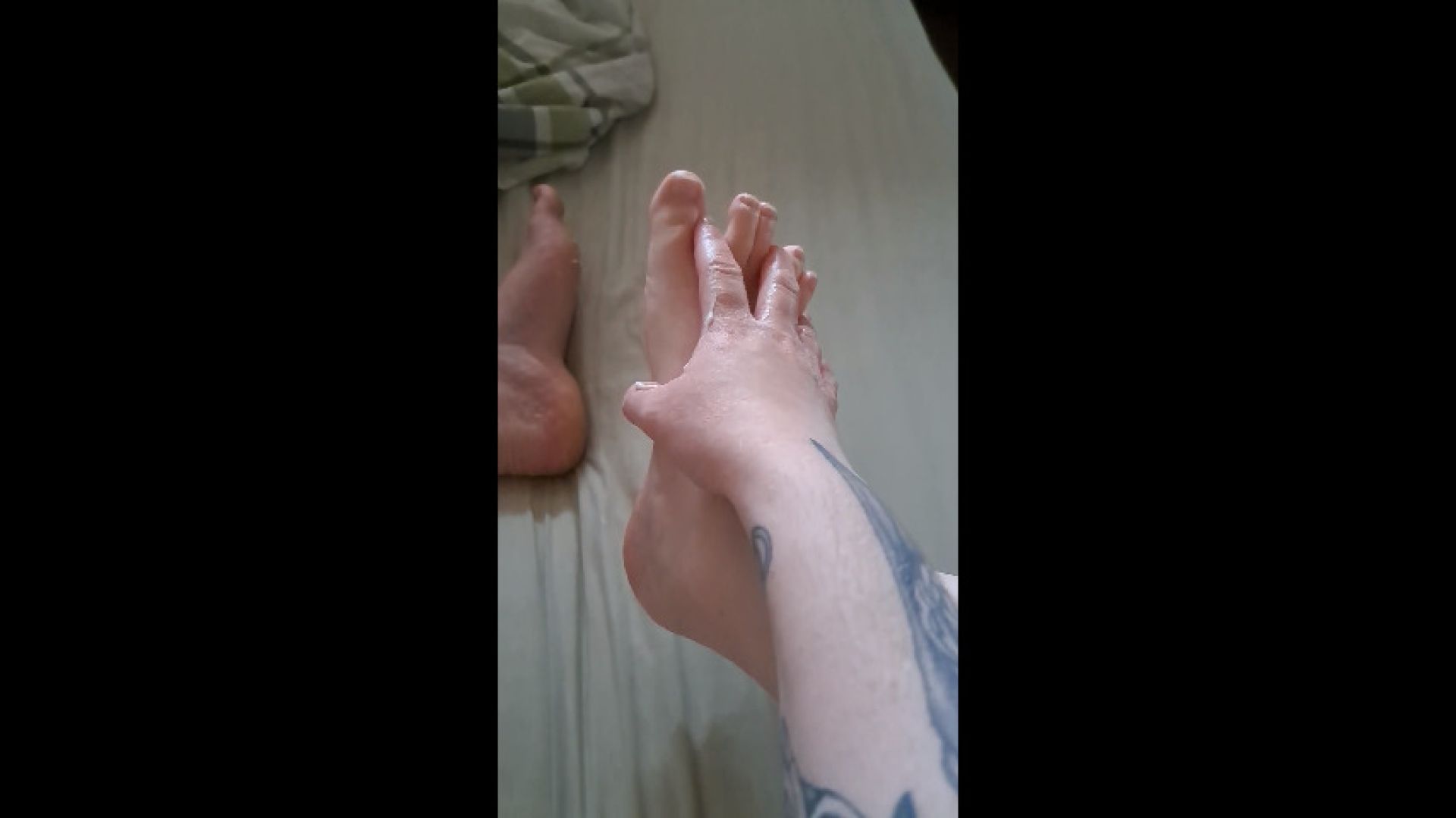 Ms. Vixen  Massaging and Moisrurising Her Feet